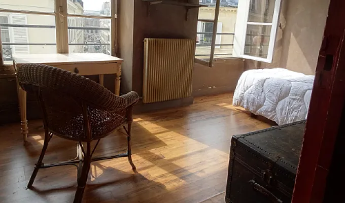 Chambre a Paris contre aide à domicile 