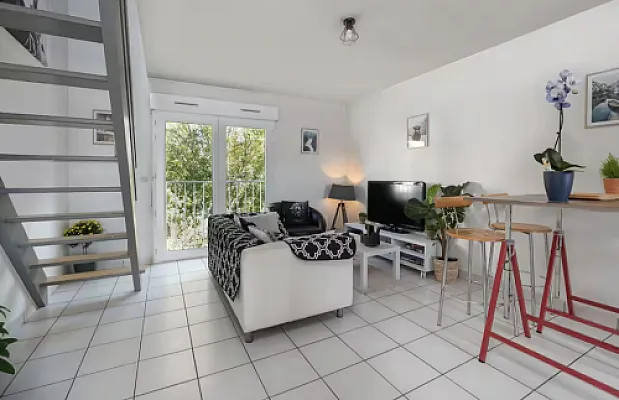 T3 duplex centre ville hennebont contre service 