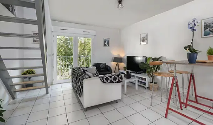 T3 duplex centre ville hennebont contre service 