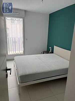 chambre gratuit contre service de baby sitter