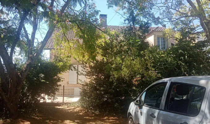 Chambre gratuite en échange de services