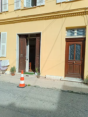 Logée nourrie contre service à dame handicapée