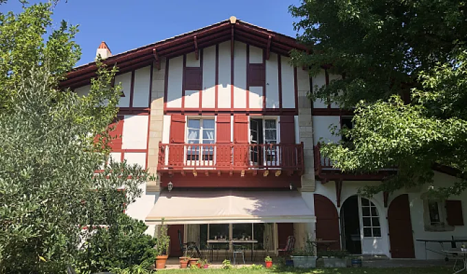 Chambre privative dans belle résidence secondaire