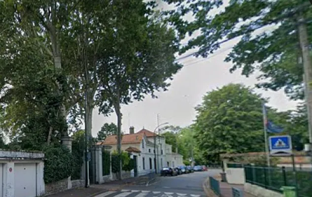 Logement en studio contre baby-sitting 
