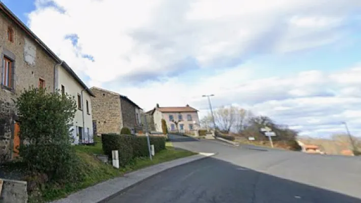 Chambre indépendante dans une maison entièrement rénovée