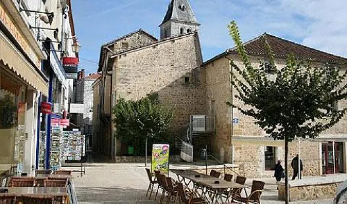 Grande chambre avec point d'eau privatif (lavabo et bidet)
