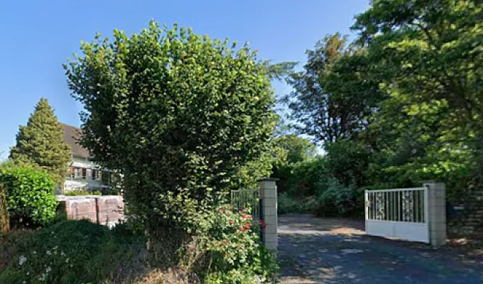 Grande maison à la campagne