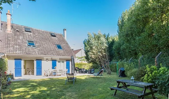 chambre en échange d'une aide à cuisiner et d'une présence pour dame seule