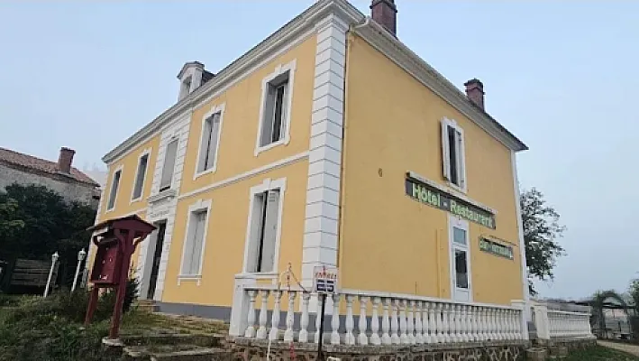 Appartement contre rénovation et jardinage 