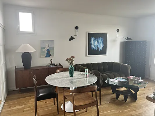 Chambre meublée contre sorties d’école et baby-sitting ponctuel