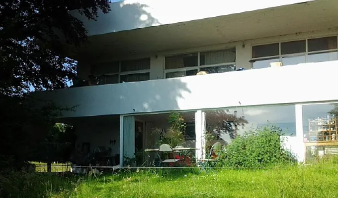 Logement contre aide ménagère et garde à Esneux