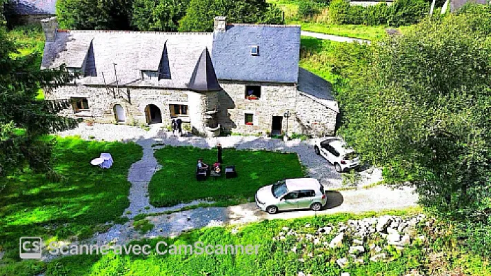 Logement dans un manoir contre services 
