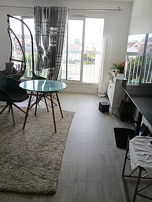 Logement contre garde d'enfants 