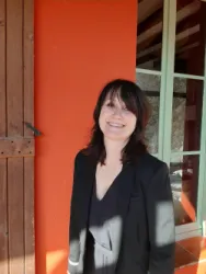 Manuela L.