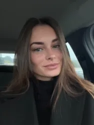 Eva C.