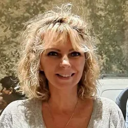 Isabelle E.
