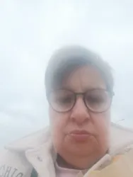 Liliane J.
