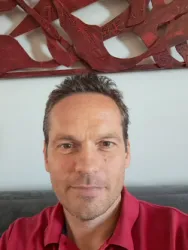 Nicolas L.