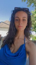 Suzie V.