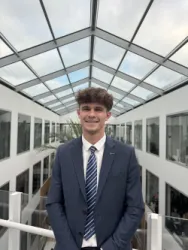 Marius M.