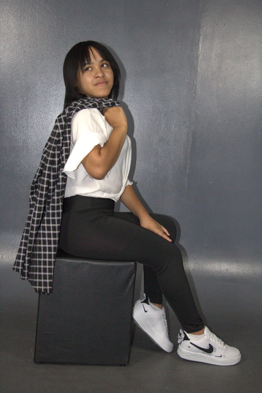 Alessandra Nicoly  G.