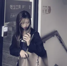 Qi H.