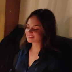 Isabelle V.