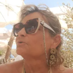 Nathalie  R.