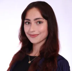Adriana S.