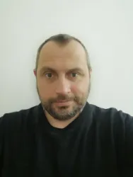 Julien V.