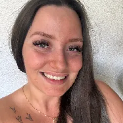Alexandra  D.
