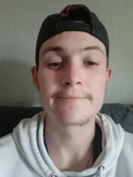 Axel R.