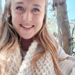 Tessa B.
