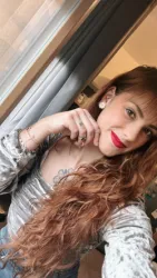 Chloé B.