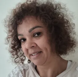 Lurdiana G.