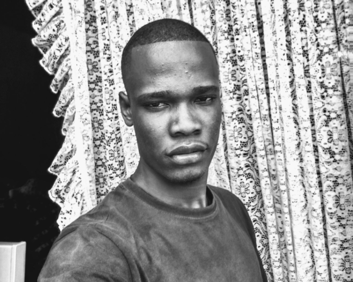 Junior Maixent lostin B.