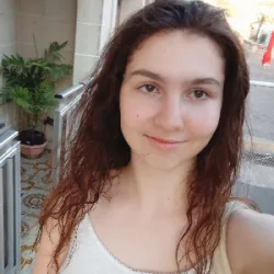 Mayane C.