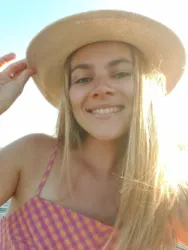 Axelle R.