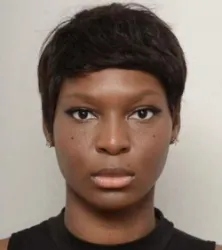 Chloé  O.