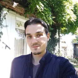 Ronan V.