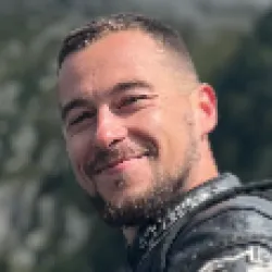Julien B.