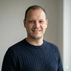 Nicolas D.