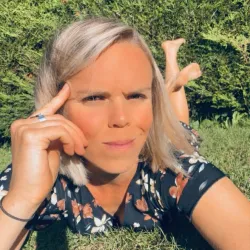 Claire F.