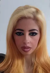 Aicha L.