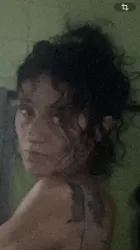 Evelyne  T.