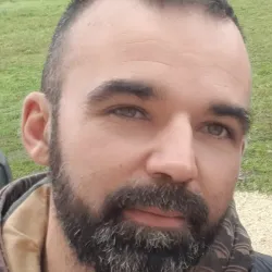 Ludovic R.