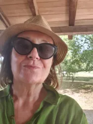 Dominique V.