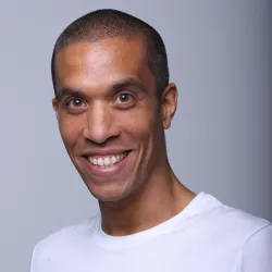 Nicolas S.