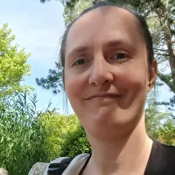 Elodie  C.