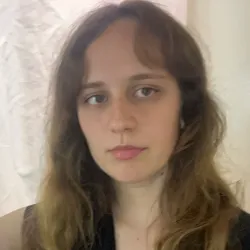 Ellena R.
